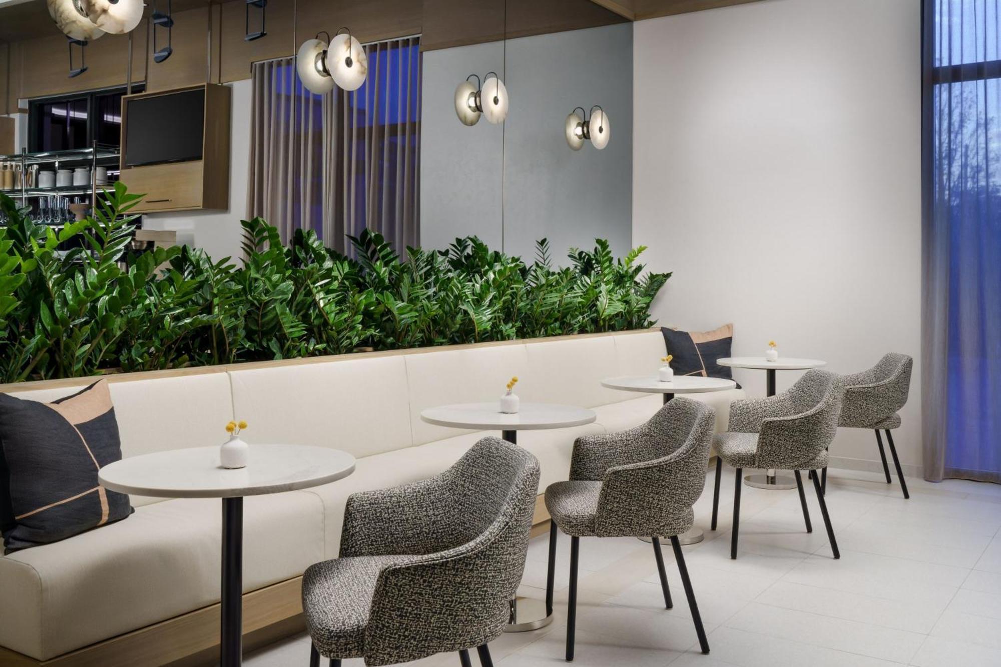 Ac Hotel By Marriott Naples 5Th Avenue Zewnętrze zdjęcie